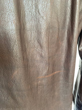Charger l&#39;image dans la galerie, Robe en cuir vintage brune avec étoiles
