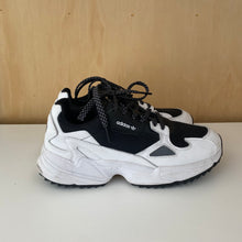 Charger l&#39;image dans la galerie, Chaussures Adidas
