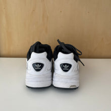 Charger l&#39;image dans la galerie, Chaussures Adidas
