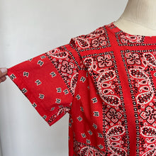 Charger l'image dans la galerie, Chandail à manches courtes bandana Mamouchka
