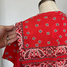 Charger l'image dans la galerie, Chandail à manches courtes bandana Mamouchka
