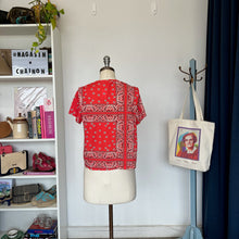 Charger l'image dans la galerie, Chandail à manches courtes bandana Mamouchka
