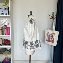 Charger l'image dans la galerie, Blouse boho en coton Mamouchka

