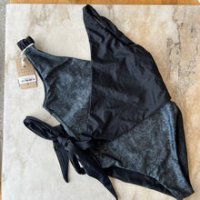 Charger l'image dans la galerie, Maillot de bain deux pièces réversible Rose Buddha
