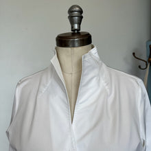 Charger l'image dans la galerie, Chemise blanche en coton Holt Renfrew
