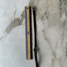 Charger l'image dans la galerie, Montre 26mm bracelet long brun et rouge Chikiboom
