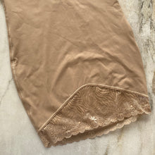 Charger l'image dans la galerie, Robe sculptante Simone Pérèle beige
