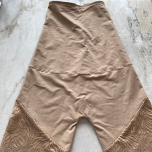 Charger l&#39;image dans la galerie, Culotte gainante Simone Pérèle taille haute beige
