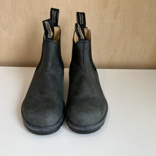 Charger l'image dans la galerie, Bottes 587 Classique noir rustique Blundstone
