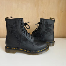 Charger l'image dans la galerie, Bottes 1460 Vonda Mono Dr Martens
