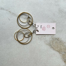 Charger l'image dans la galerie, Boucles d'oreilles #3601 Stella par Isabel Désy
