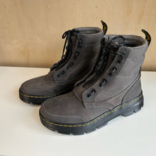 Charger l'image dans la galerie, Bottes unisexe à glissière Combs Jungle Dr. Martens
