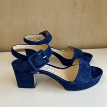 Charger l'image dans la galerie, Sandales à talon en suède bleu Jimmy Choo
