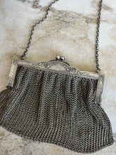 Charger l&#39;image dans la galerie, Sac antique en mailles German silver
