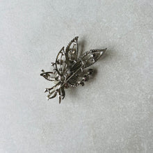 Charger l&#39;image dans la galerie, Broche vintage argent
