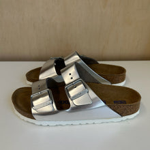 Charger l'image dans la galerie, Sandales Arizona Birkenstock - Les Mal-Aimés ❤️‍🩹
