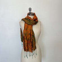Charger l&#39;image dans la galerie, Foulard en soie orange et vert
