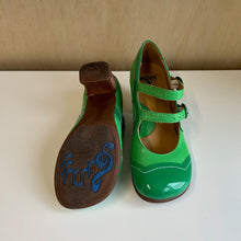 Charger l'image dans la galerie, Chaussures Mary Janes Operetta Marcello John Fluevog
