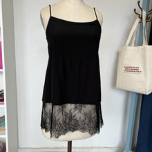 Charger l'image dans la galerie, Camisole noire en soie Simona Barbieri Twinset
