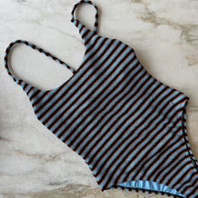Charger l'image dans la galerie, Maillot de bain une pièce ligné Beach Life
