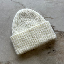 Charger l&#39;image dans la galerie, Tuque UGG
