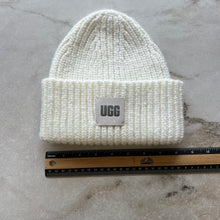 Charger l&#39;image dans la galerie, Tuque UGG
