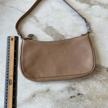 Charger l'image dans la galerie, Sac à main en cuir Longchamp
