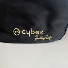 Charger l'image dans la galerie, Sac à langer Cybex Platinum Wings par Jeremy Scott
