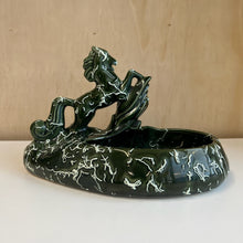 Charger l'image dans la galerie, Assiette avec cheval Céramique de Beauce #551
