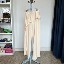 Charger l'image dans la galerie, Pantalon à volants Edward Achour Paris
