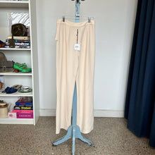 Charger l'image dans la galerie, Pantalon à volants Edward Achour Paris
