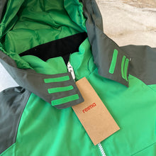 Charger l'image dans la galerie, Manteau d'hiver Reima 7 ans
