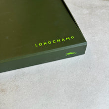 Charger l'image dans la galerie, Foulard en soie Longchamp
