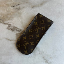 Charger l'image dans la galerie, Pochette étui à lunettes Louis Vuitton
