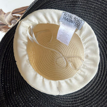 Charger l&#39;image dans la galerie, Chapeau de plage Royal Road Trading
