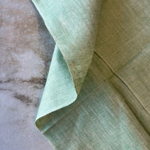 Charger l&#39;image dans la galerie, Ensemble de linge à vaisselle vintage
