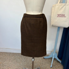 Charger l&#39;image dans la galerie, Ensemble en laine veste et jupe Akris Punto
