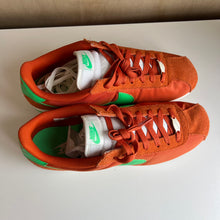 Charger l'image dans la galerie, Chaussures Cortez orange coutil Nike
