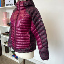 Charger l'image dans la galerie, Manteau à capuche isolée Labyrinth Loop Omni-Heat Infinity Colombia
