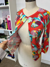 Charger l'image dans la galerie, Chandail cardigan oiseaux tropicaux Talbots
