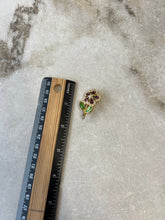 Charger l'image dans la galerie, Broche fleur Swarovski
