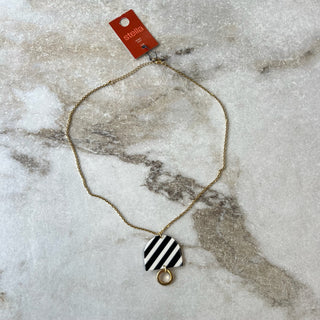 Collier #3599 noir et blanc Stella par Isabel Désy