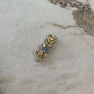 Broche florale bleue