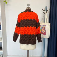 Charger l'image dans la galerie, Cardigan orange et brun Twik Simons
