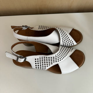 Sandales en cuir blanc Mago