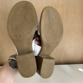 Sandales en cuir blanc Mago