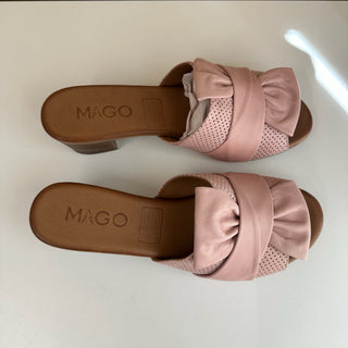 Sandales en cuir rose Mago