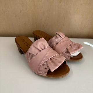 Sandales en cuir rose Mago