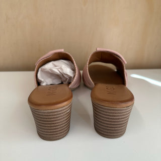 Sandales en cuir rose Mago
