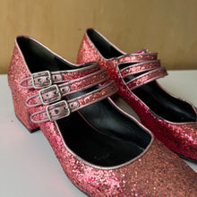 Charger l&#39;image dans la galerie, Chaussures vintage Saint Laurent Paris
